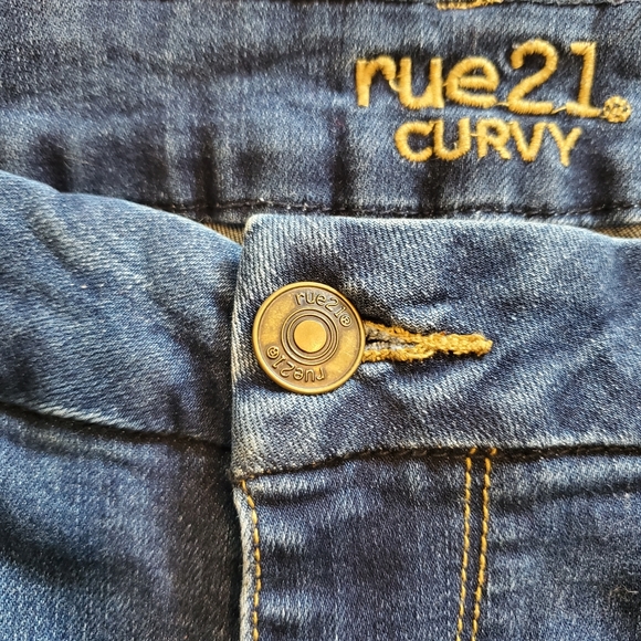 RUE 21 CURVY Mid-Rise Ankle Distressed Jeggings - Picture 13 of 16